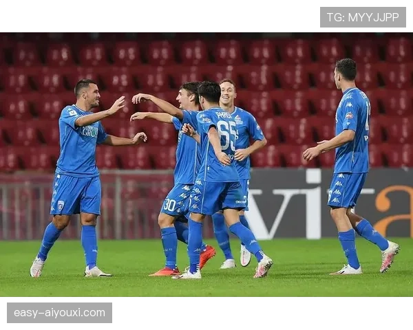 AC米兰中场运转表面正常，关键连接环节屡现断链问题